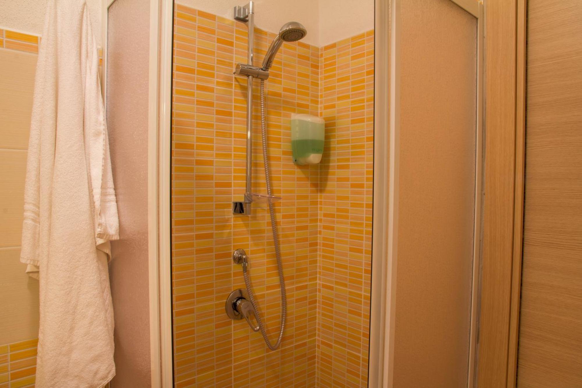 Gf Apartments La Vigna 巴德希 外观 照片